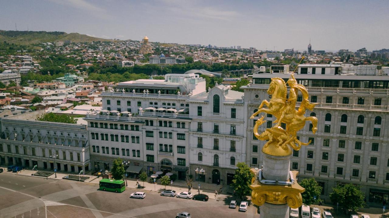 Monograph Freedom Square Hotel Tbilisi Ngoại thất bức ảnh Santiago skyline