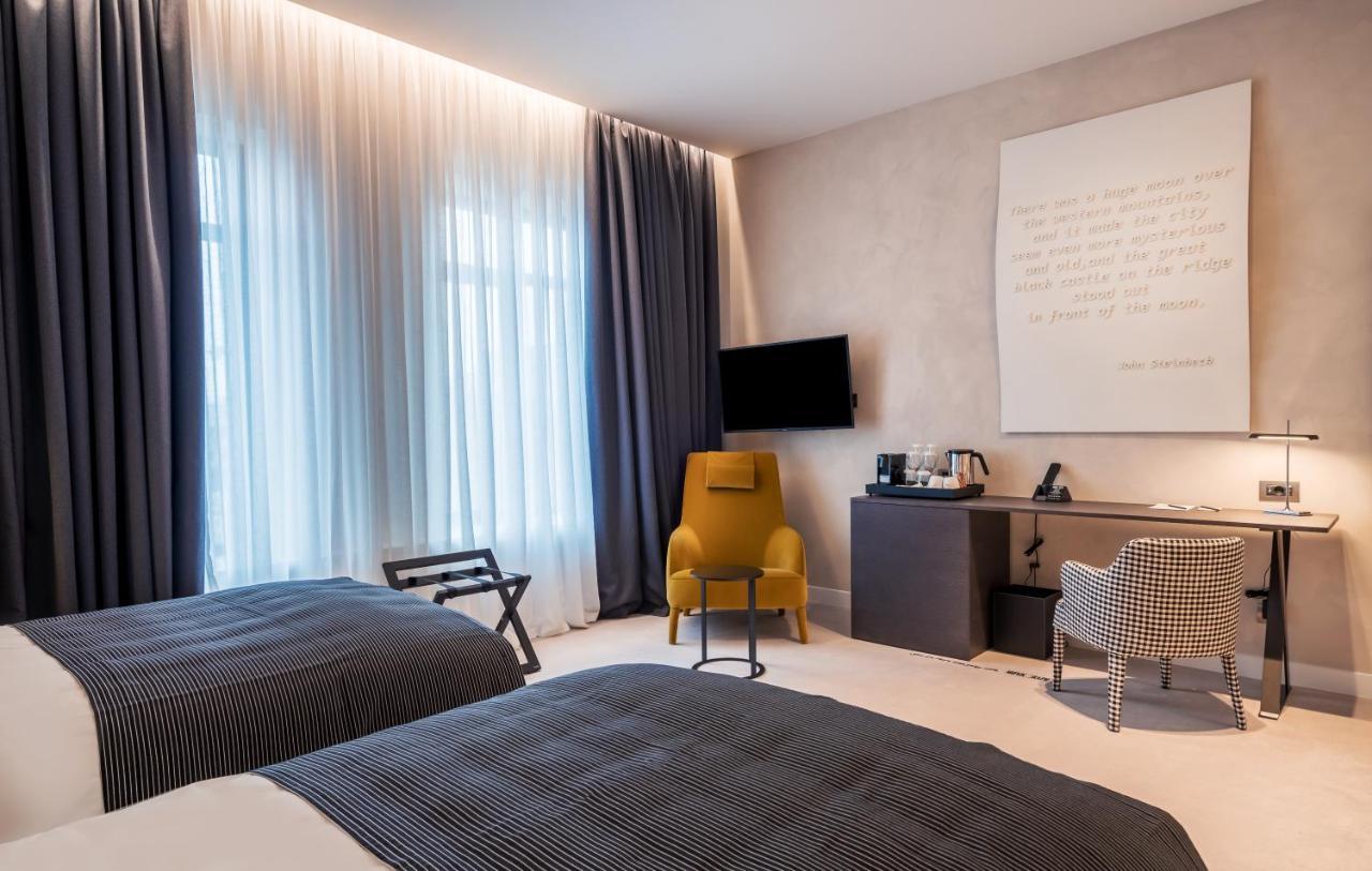 Monograph Freedom Square Hotel Tbilisi Ngoại thất bức ảnh